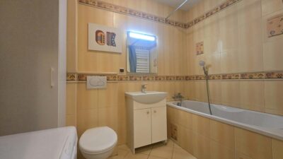 Atrakcyjny apartament przy parku Kasprowicza.