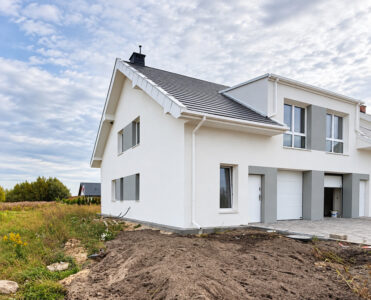 Dom z zabudowie bliźniaczej - Grzędzice. 5 pokoi. Garaż. Działka 500m2