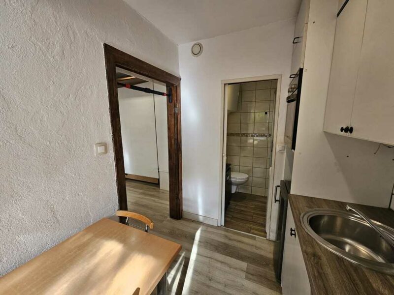 Kawalerka 25m2 w słonecznej oficynie - Centrum
