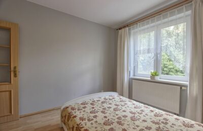 2 pokoje na wynajem z ogródkiem i garażem - Mierzyn