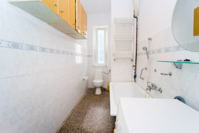 Mieszkanie 3 pokojowe w kamienicy na III piętrze