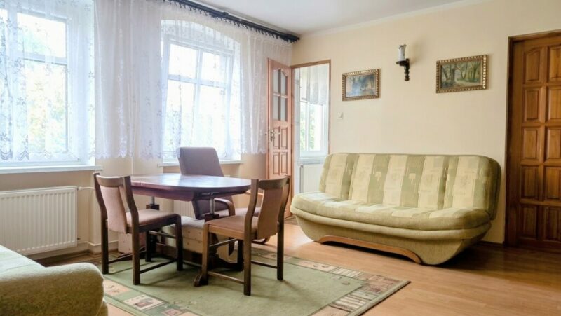 Ińsko – mieszkanie 37,24 m², 200 m od jeziora, ogród 120 m².