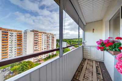 2 pokoje, winda, duży balkon i widok – Zdroje!