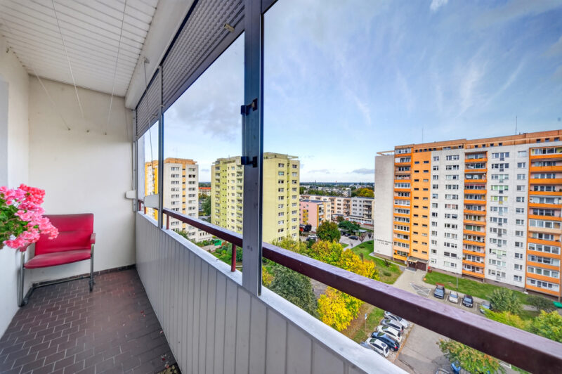 2 pokoje, winda, duży balkon i widok – Zdroje!