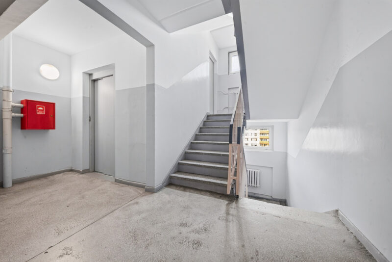 2 pokoje, winda, duży balkon i widok – Zdroje!