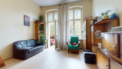 2 pokoje z antresolami, balkonem i piwnicą