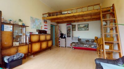 2 pokoje z antresolami, balkonem i piwnicą