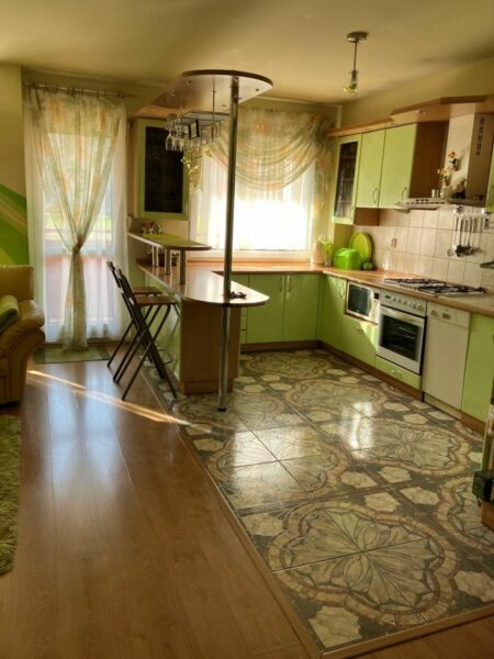Na sprzedaż 4-pok. o pow.95 m² taras 20m2,balkon.