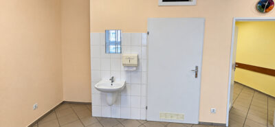 Lokal na parterze przy szpitalu