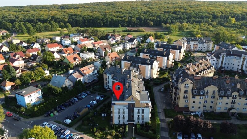 Przestrzeń, styl i komfort | Dwupoziomowe mieszkanie z dużym balkonem