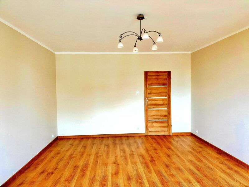 2 pokoje z balkonem po generalnym remoncie